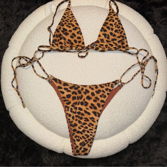 Monday Swim Barbados Top Jaguar - Picture 2 of 4